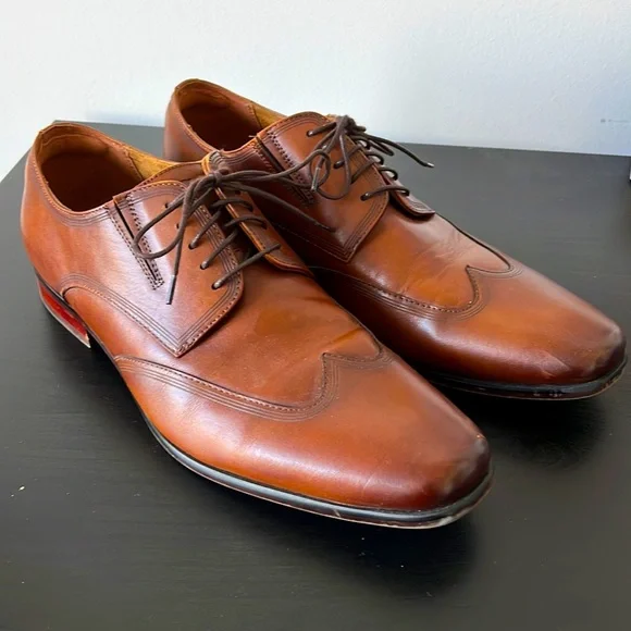 Barely worn Florsheim wingtips! My father wore the same brand of wingtip shoes for over 60  main image 4